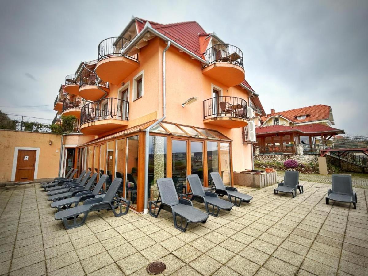 Fonix Wellness *** 1 A Epulet Bed and Breakfast Hévíz Exterior foto