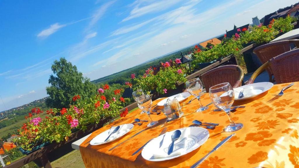 Fonix Wellness *** 1 A Epulet Bed and Breakfast Hévíz Exterior foto