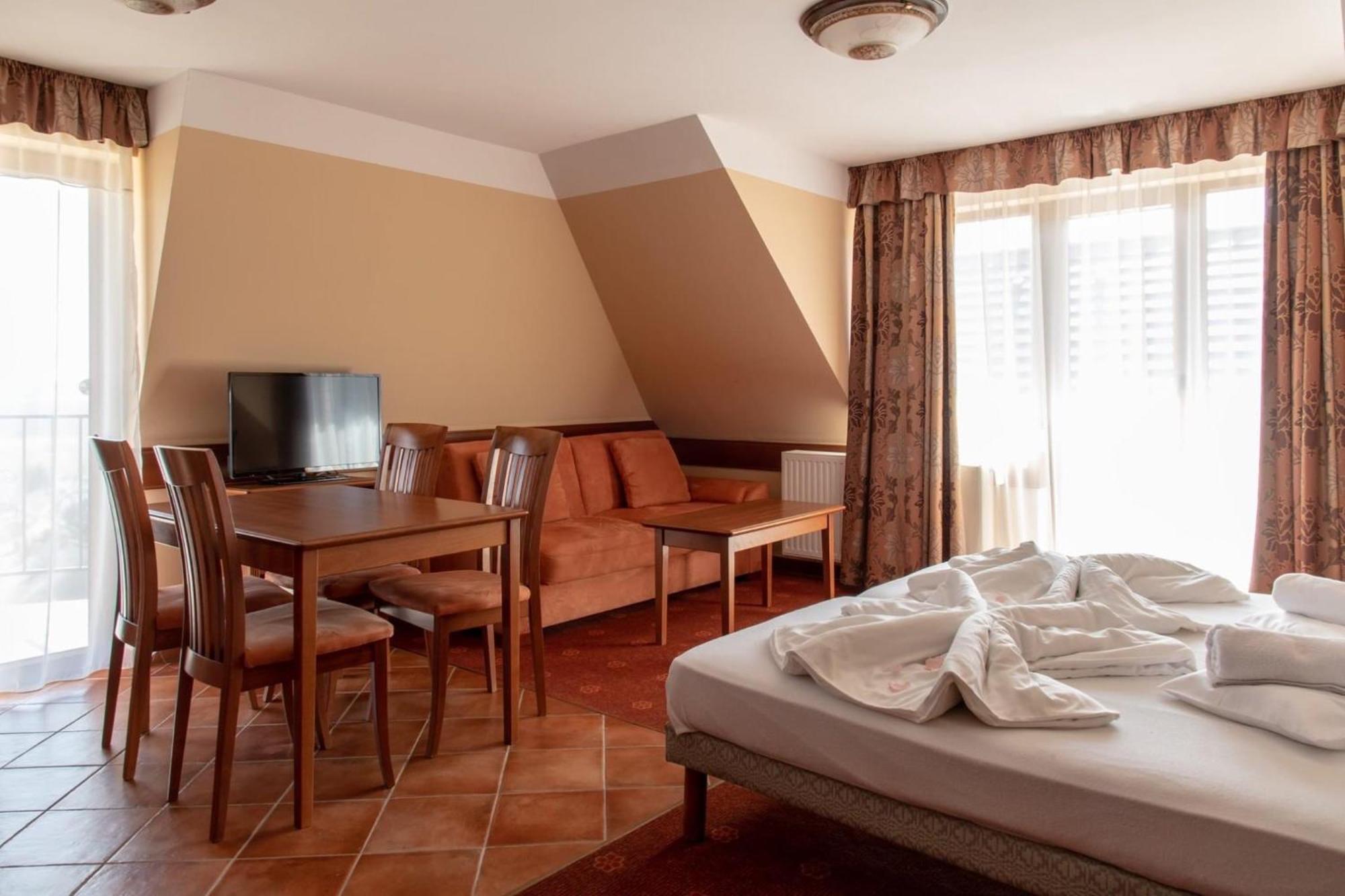 Fonix Wellness *** 1 A Epulet Bed and Breakfast Hévíz Exterior foto